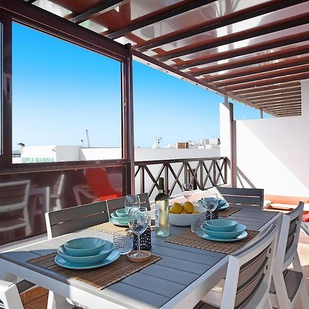 Apartamentos La Estrella III Плая Бланка Екстериор снимка