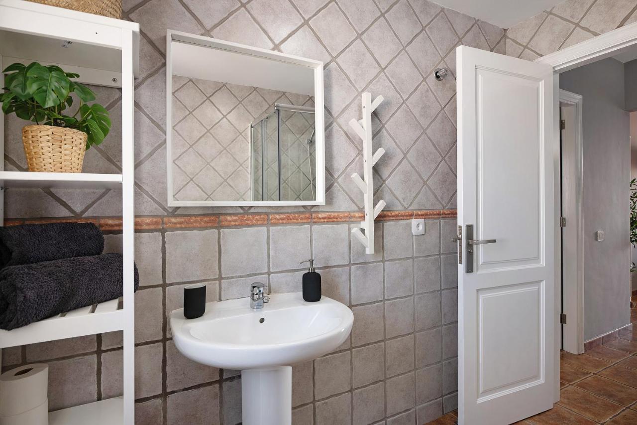 Apartamentos La Estrella III Плая Бланка Екстериор снимка