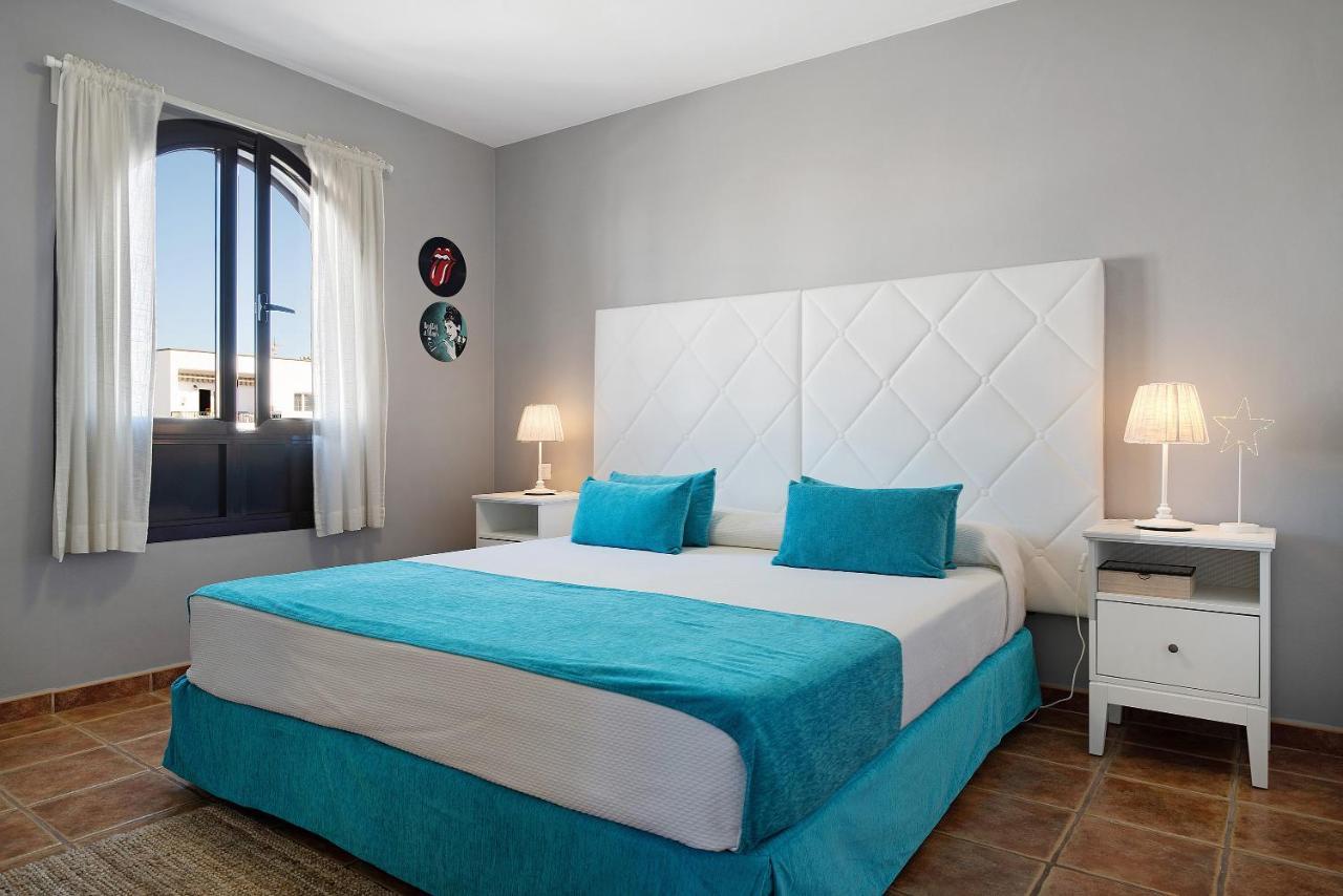 Apartamentos La Estrella III Плая Бланка Екстериор снимка