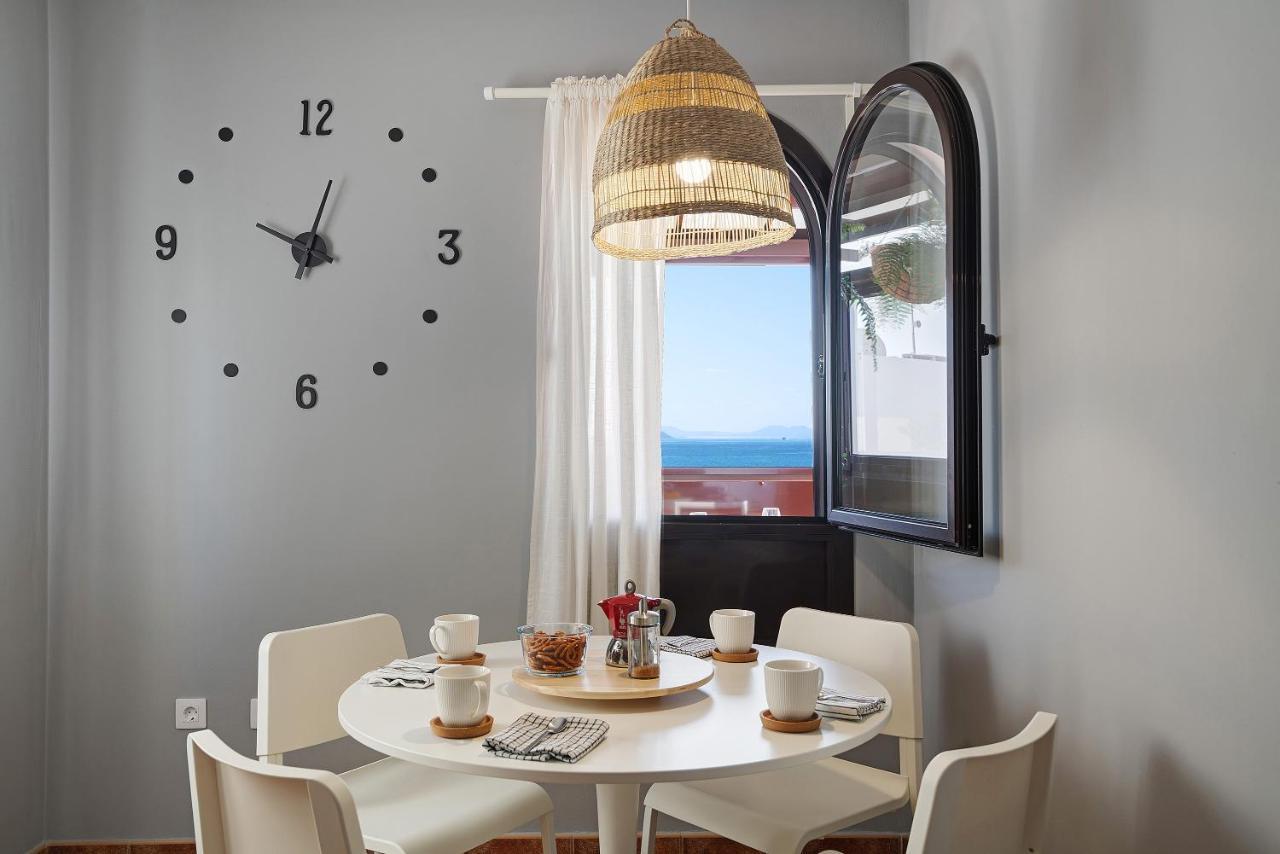 Apartamentos La Estrella III Плая Бланка Екстериор снимка