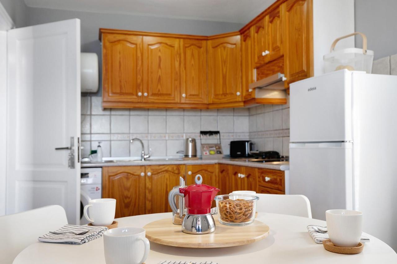 Apartamentos La Estrella III Плая Бланка Екстериор снимка