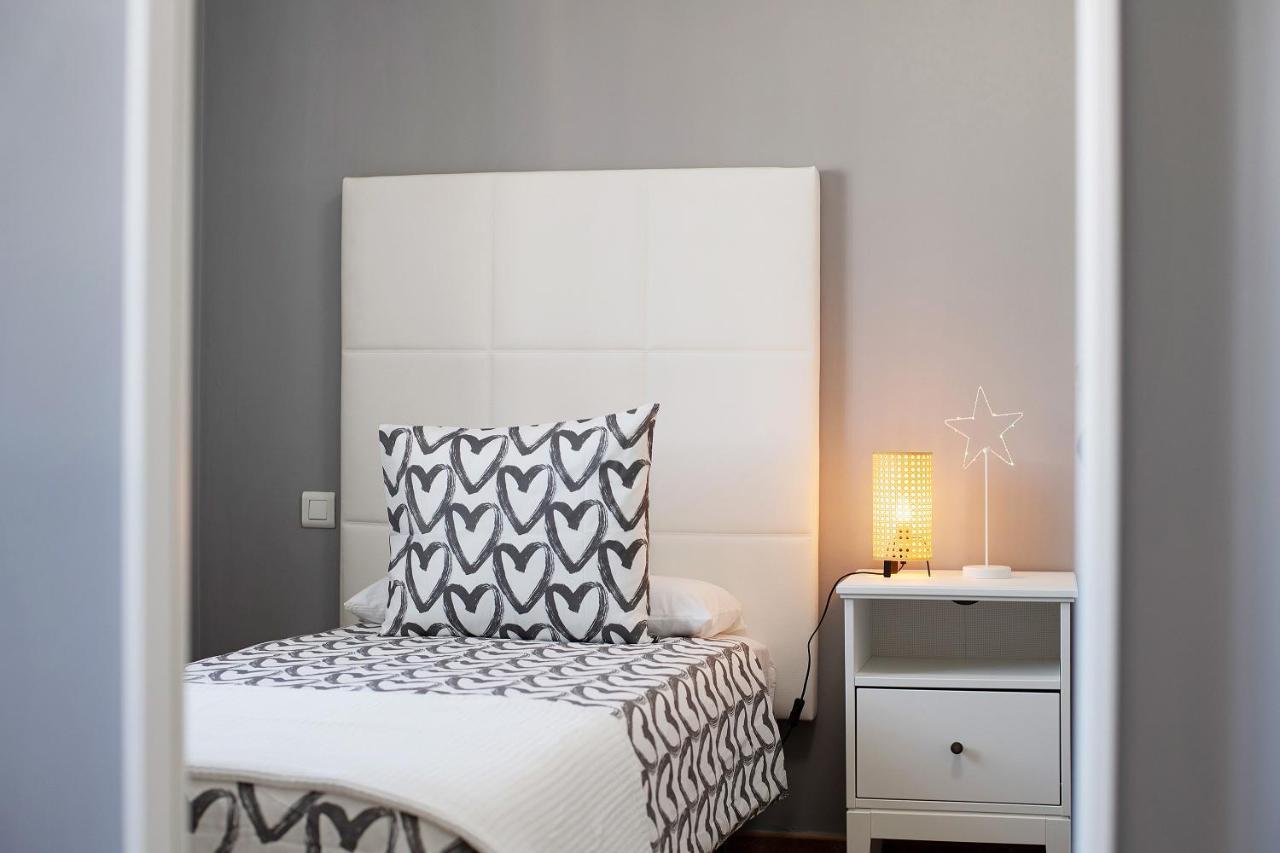Apartamentos La Estrella III Плая Бланка Екстериор снимка