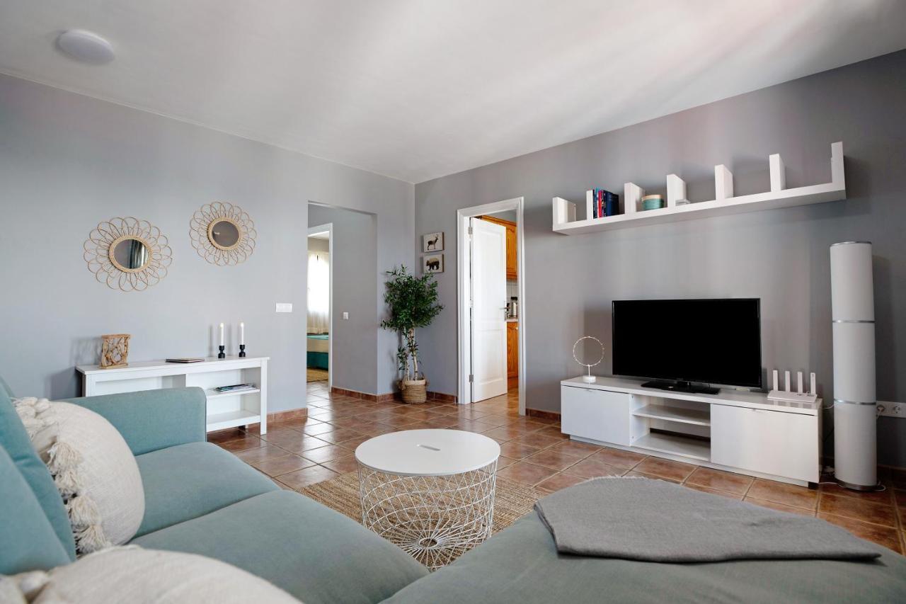 Apartamentos La Estrella III Плая Бланка Екстериор снимка